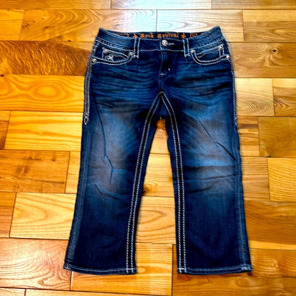 Rock Revival “Noelle” Low Rise Embellished Capris, Sz 29